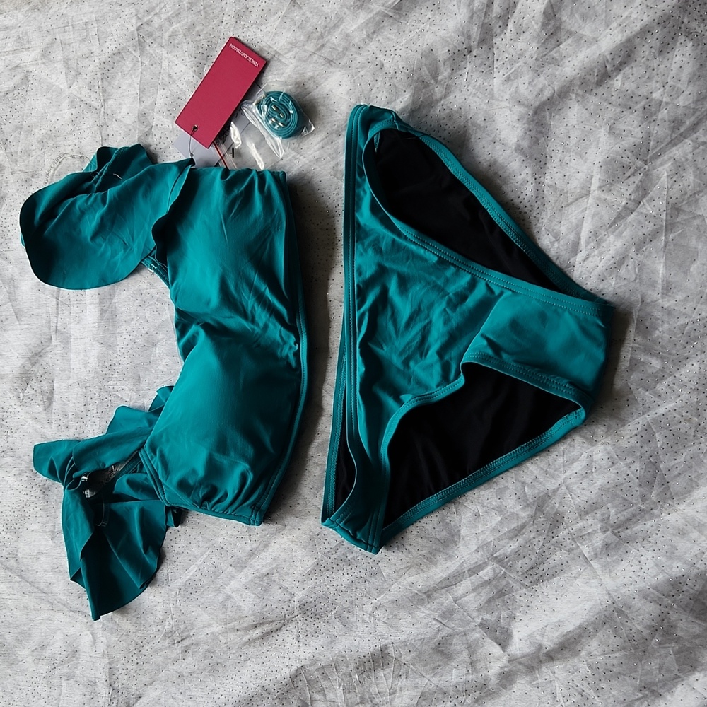 Vince Camuto Green Ruffle Bikini Swimwear